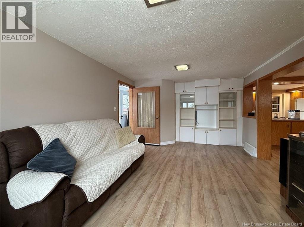 49 St-Jean Street, Edmundston, New Brunswick  E3V 1C7 - Photo 8 - NB136132