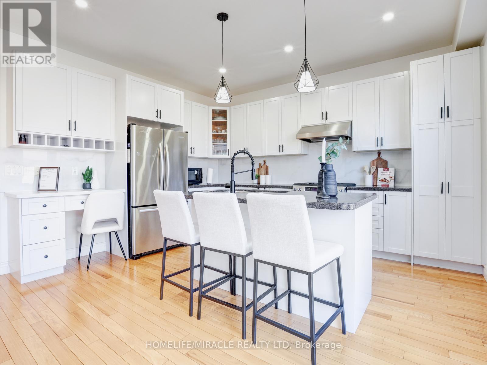 584 Pinery Trail, Waterloo, Ontario  N2V 2Y3 - Photo 12 - X12938370