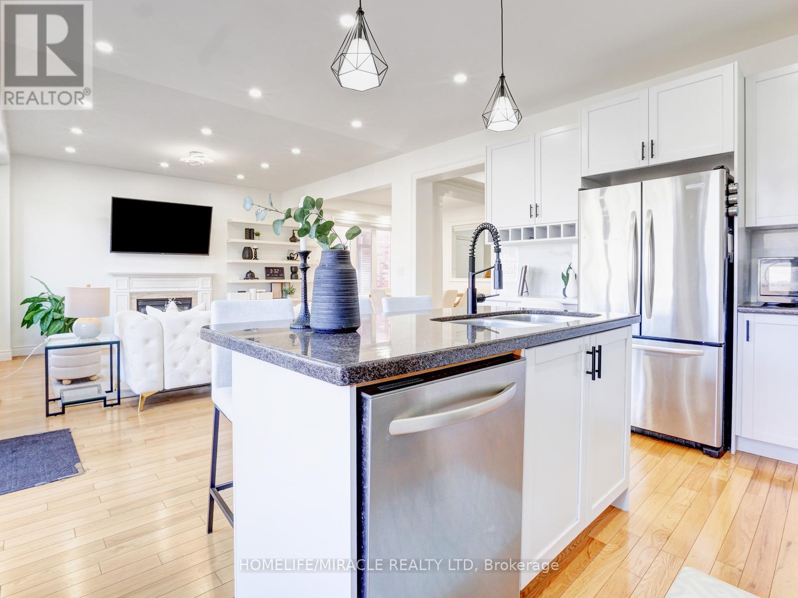 584 Pinery Trail, Waterloo, Ontario  N2V 2Y3 - Photo 13 - X12938370