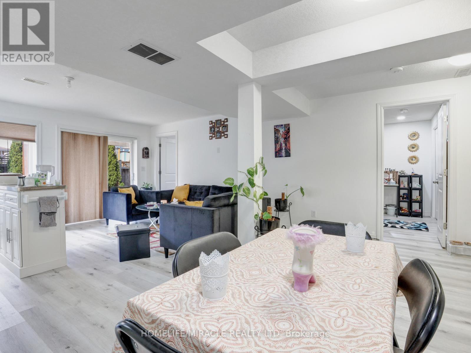 584 Pinery Trail, Waterloo, Ontario  N2V 2Y3 - Photo 40 - X12938370