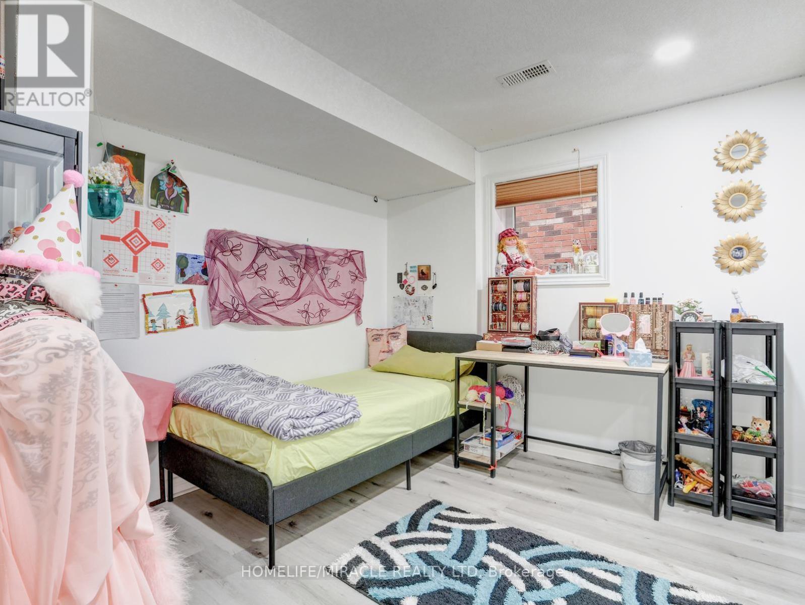 584 Pinery Trail, Waterloo, Ontario  N2V 2Y3 - Photo 42 - X12938370