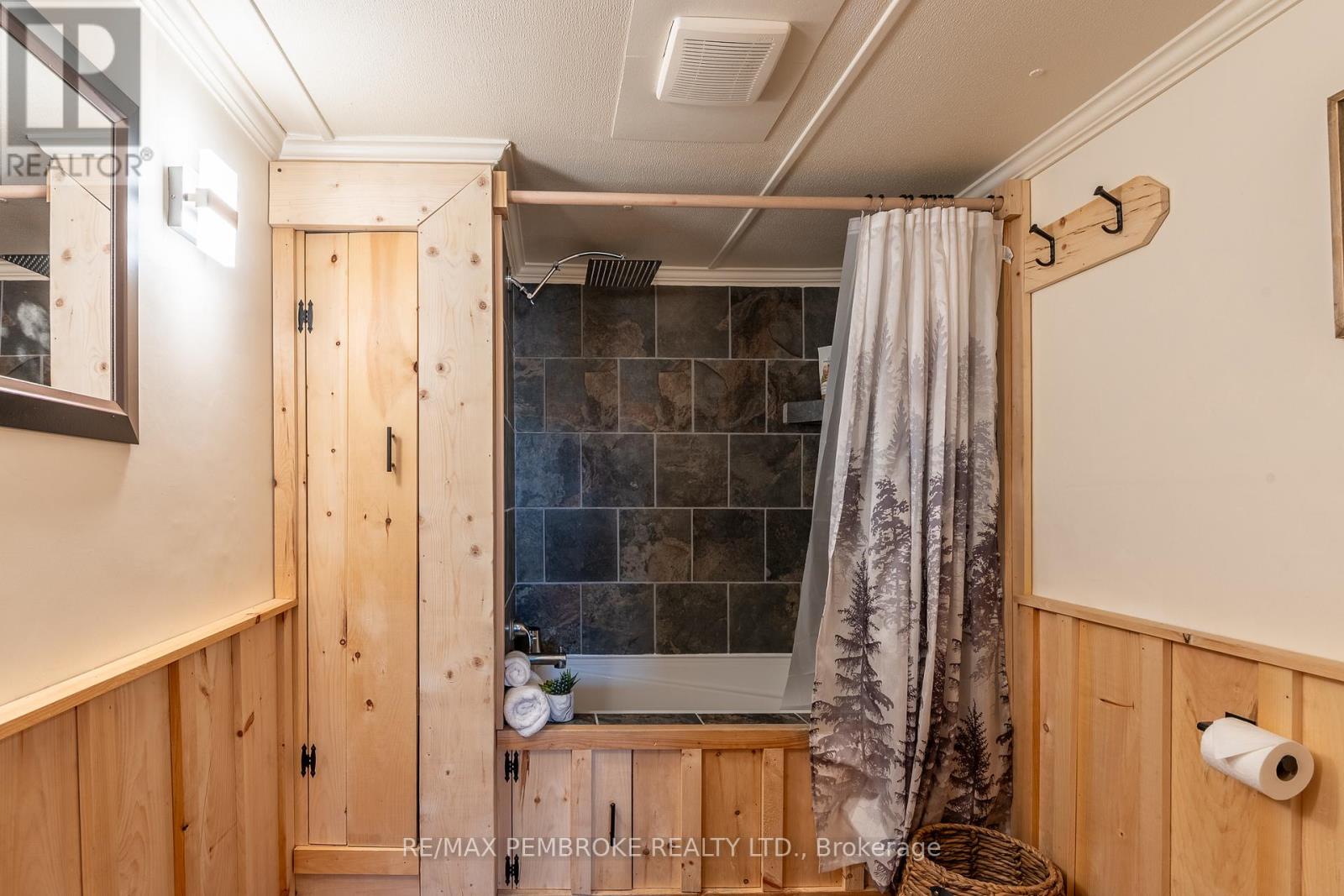 23 Pinehurst Estates, Petawawa, Ontario  K8H 2H2 - Photo 23 - X12926276