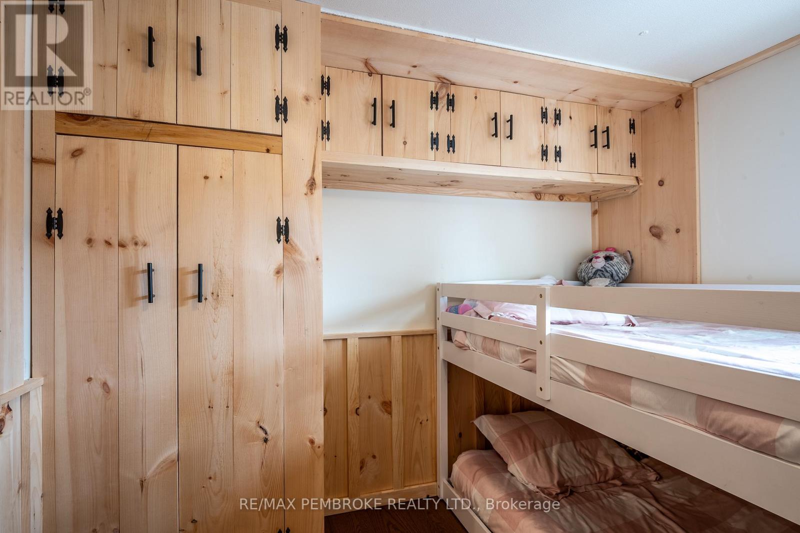 23 Pinehurst Estates, Petawawa, Ontario  K8H 2H2 - Photo 26 - X12926276