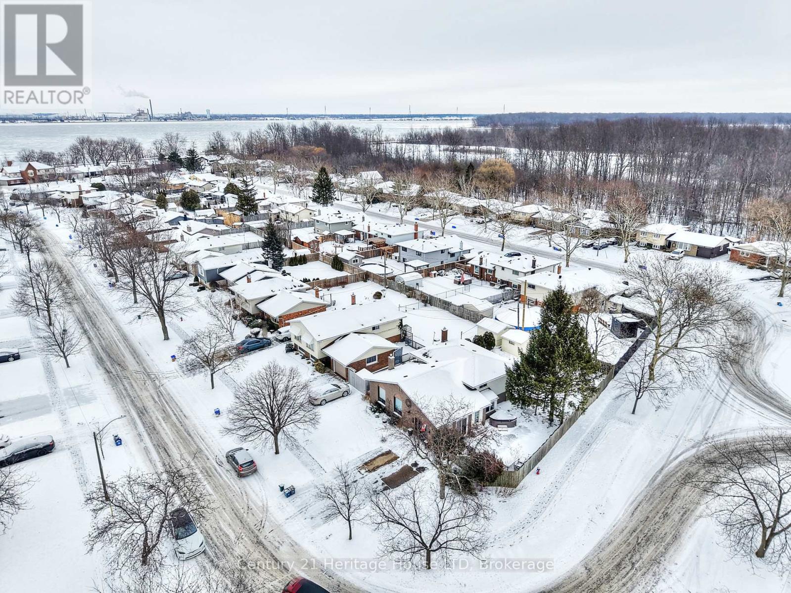 3112 Ussher Street, Niagara Falls, Ontario  L2G 6M2 - Photo 32 - X12894682