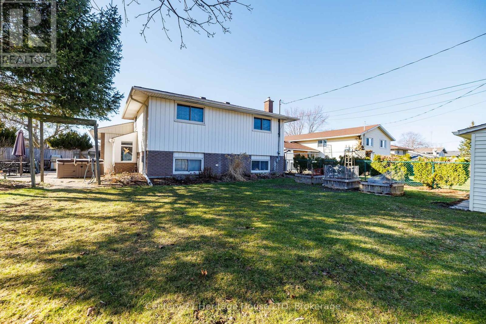 3112 Ussher Street, Niagara Falls, Ontario  L2G 6M2 - Photo 47 - X12894682