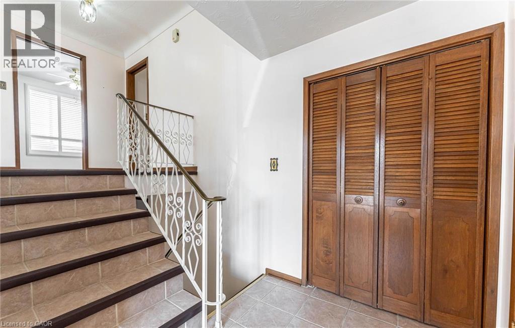 14 Eagleson Drive, St. Catharines, Ontario  L2M 7J4 - Photo 3 - 40808417