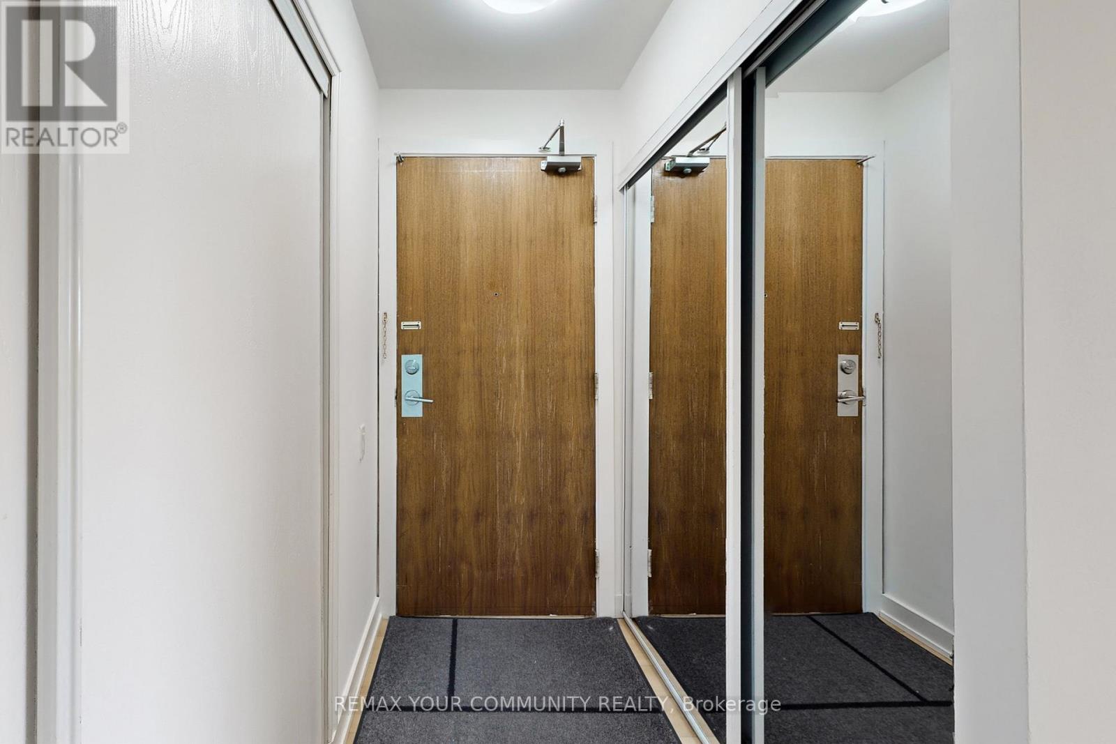 1602 - 30 Canterbury Place, Toronto, Ontario  M2N 0B9 - Photo 27 - C12892342