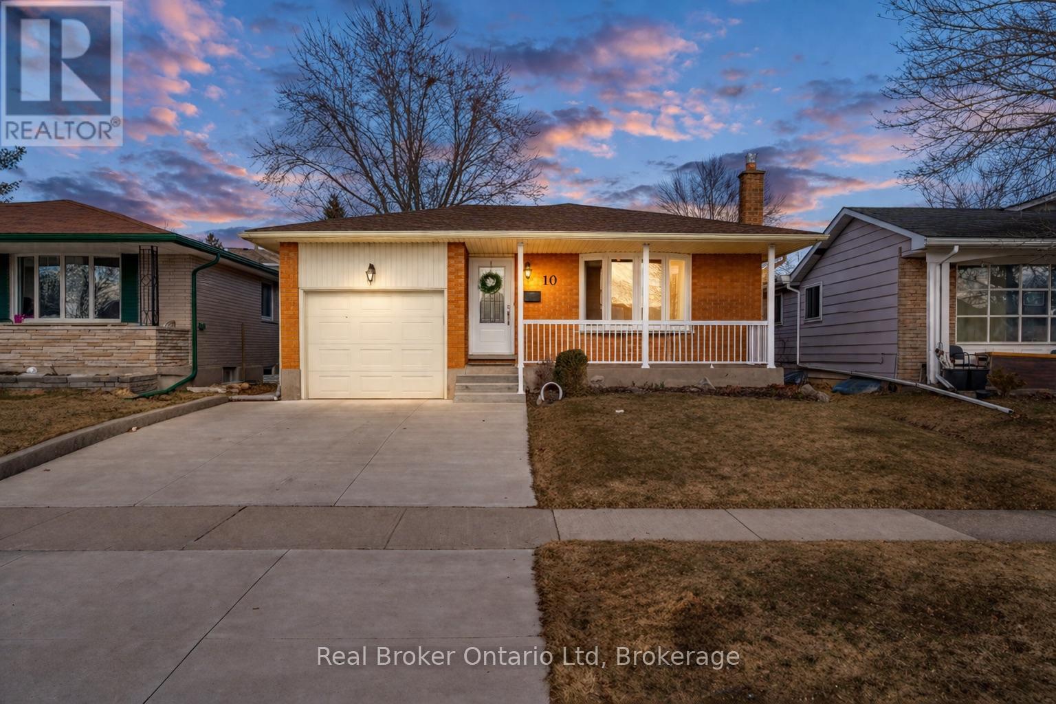 10 BROOKSIDE CRESCENT, Kitchener, Ontario