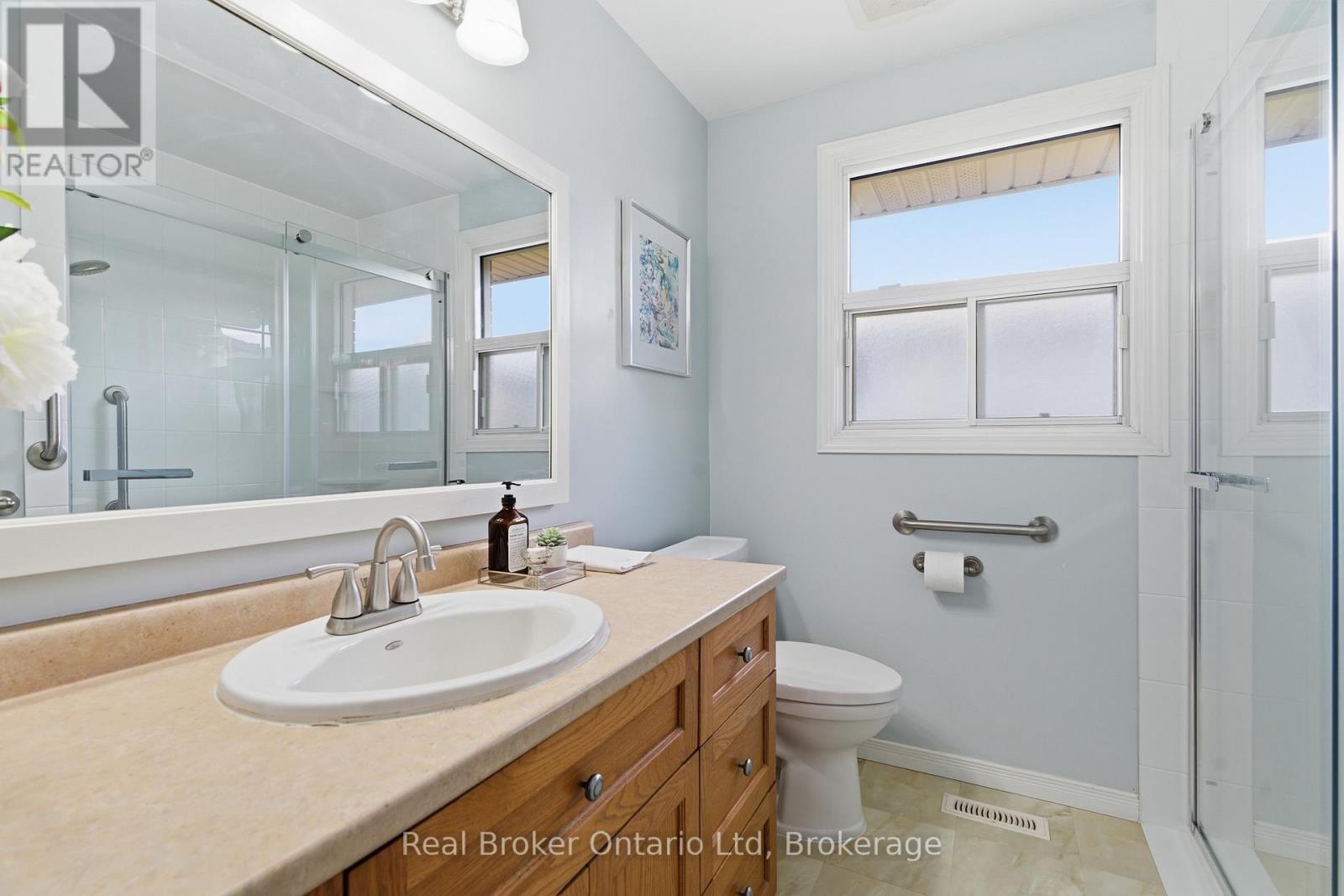 10 Brookside Crescent, Kitchener, Ontario  N2N 1H1 - Photo 13 - X12938508