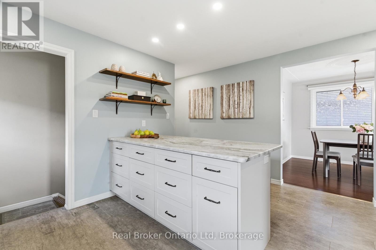 10 Brookside Crescent, Kitchener, Ontario  N2N 1H1 - Photo 7 - X12938508