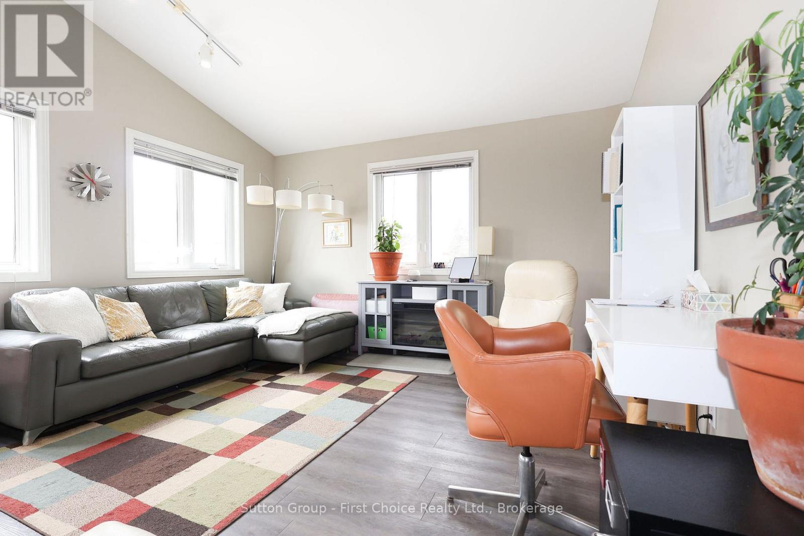 Main - 153-157 Huron Street, Stratford, Ontario  N5A 5S9 - Photo 21 - X12938718