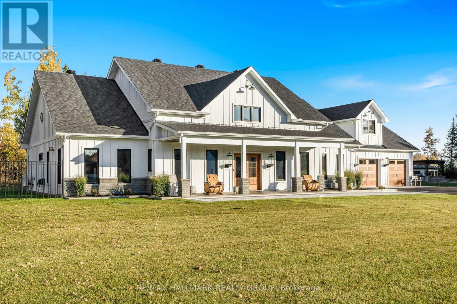 55 De La Seignerie Estates E, Champlain, Ontario  K0B 1K0 - Photo 2 - X12429973