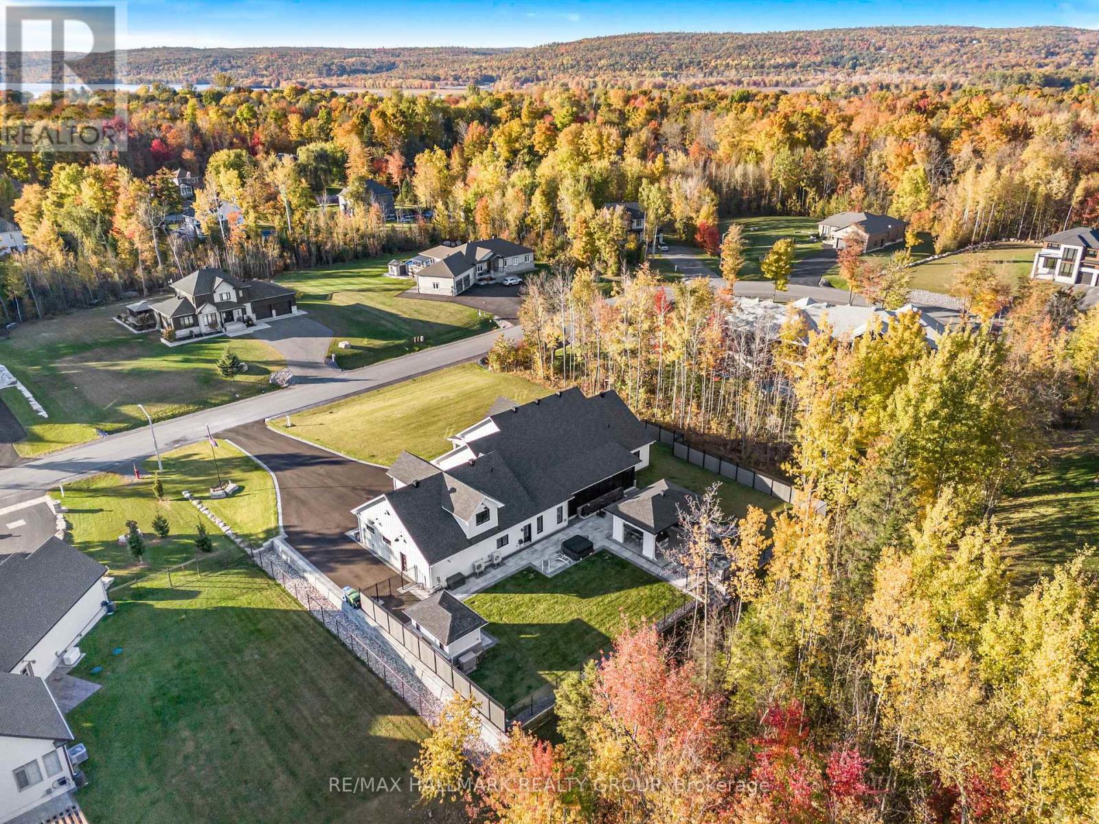 55 De La Seignerie Estates E, Champlain, Ontario  K0B 1K0 - Photo 7 - X12429973