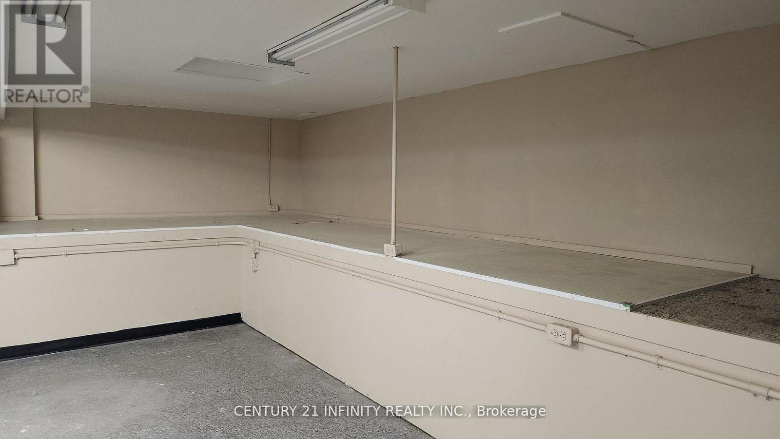 B - 907 Simcoe Street N, Oshawa, Ontario  L1G 4W1 - Photo 2 - E12938528