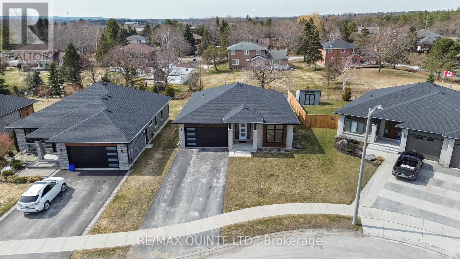 84 Dewal Place, Belleville, Ontario  K8P 0H2 - Photo 2 - X12938582