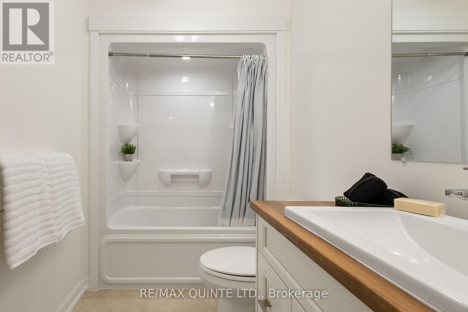 84 Dewal Place, Belleville, Ontario  K8P 0H2 - Photo 48 - X12938582