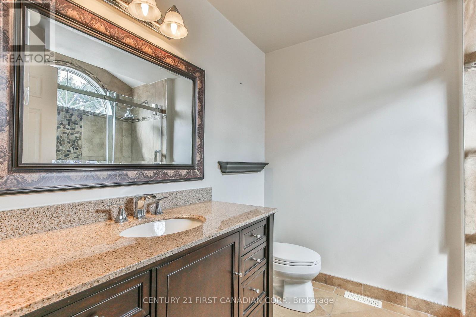 24 Linwood Drive, Thames Centre, Ontario  N0L 1G1 - Photo 15 - X12938680