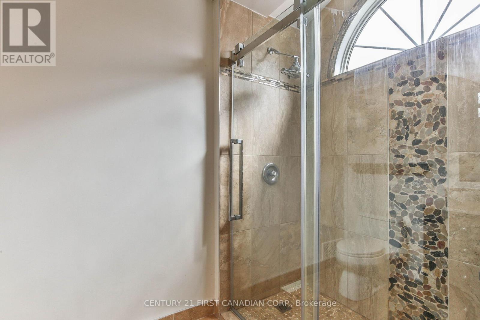 24 Linwood Drive, Thames Centre, Ontario  N0L 1G1 - Photo 16 - X12938680