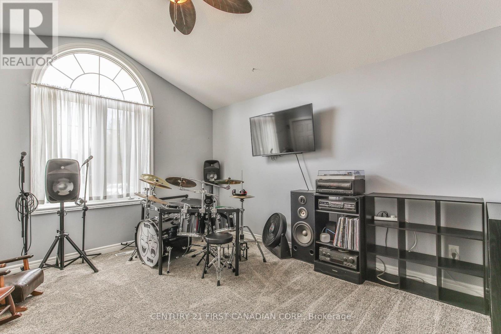 24 Linwood Drive, Thames Centre, Ontario  N0L 1G1 - Photo 18 - X12938680