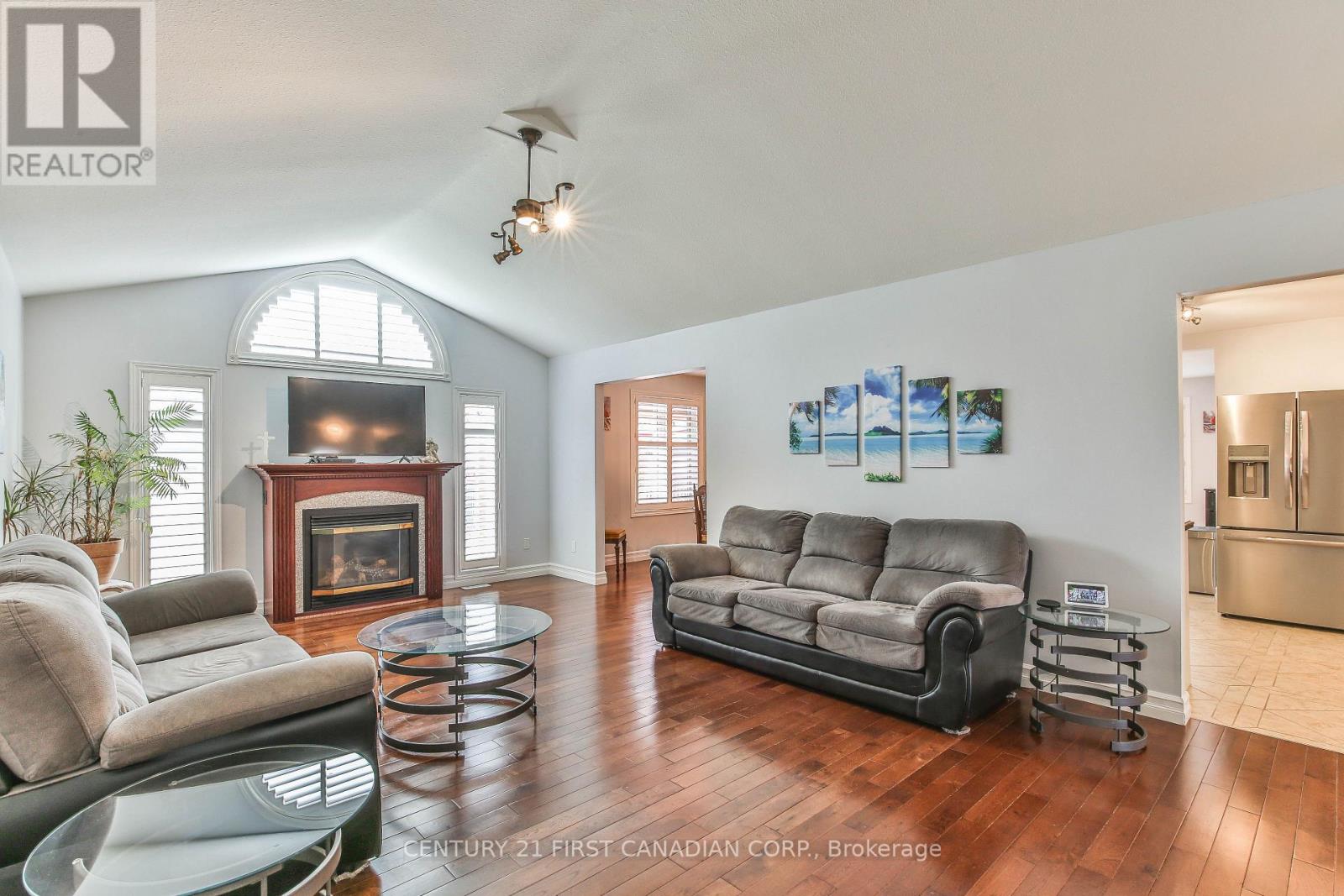 24 Linwood Drive, Thames Centre, Ontario  N0L 1G1 - Photo 3 - X12938680