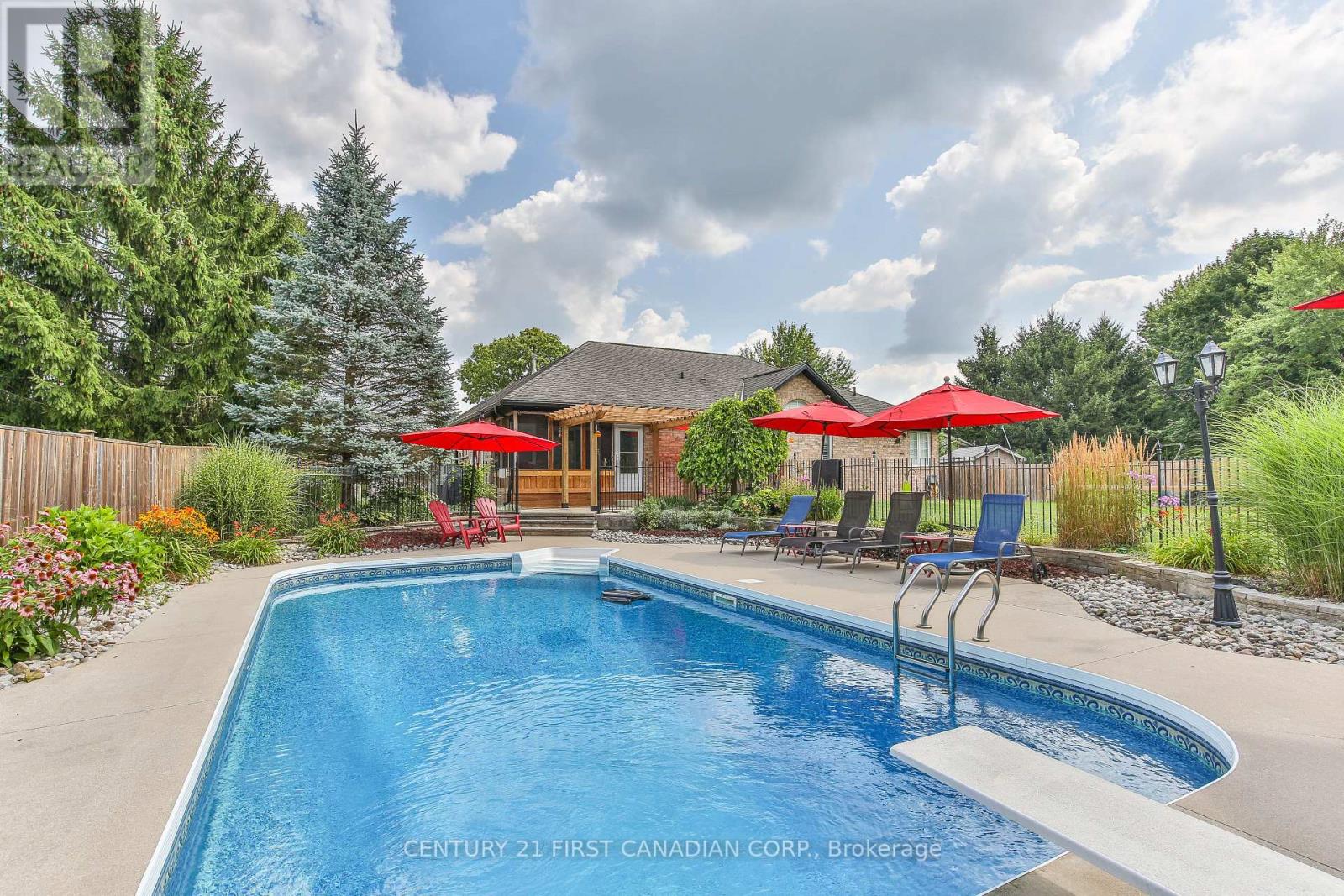 24 Linwood Drive, Thames Centre, Ontario  N0L 1G1 - Photo 37 - X12938680