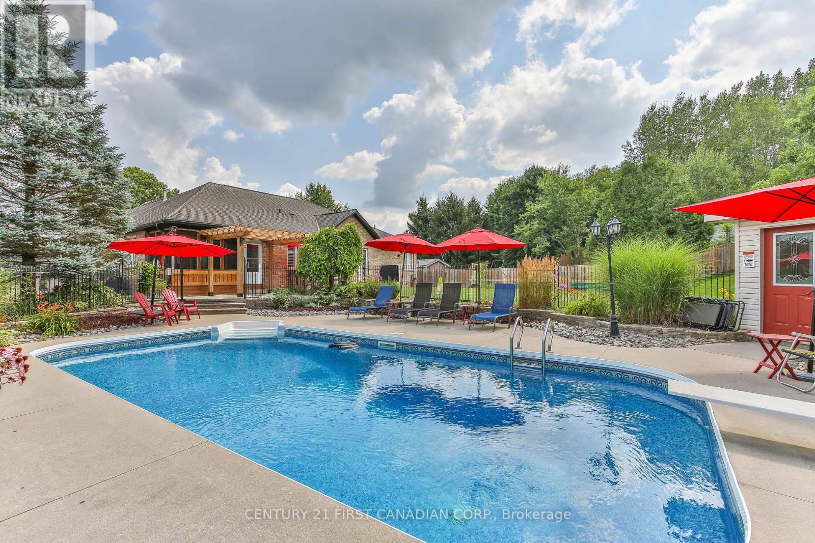 24 Linwood Drive, Thames Centre, Ontario  N0L 1G1 - Photo 38 - X12938680