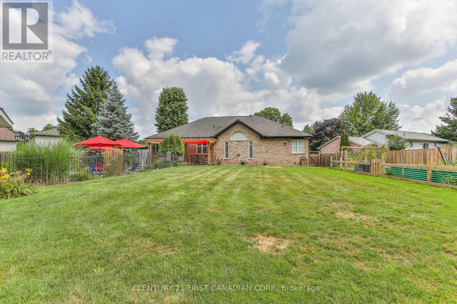 24 Linwood Drive, Thames Centre, Ontario  N0L 1G1 - Photo 44 - X12938680