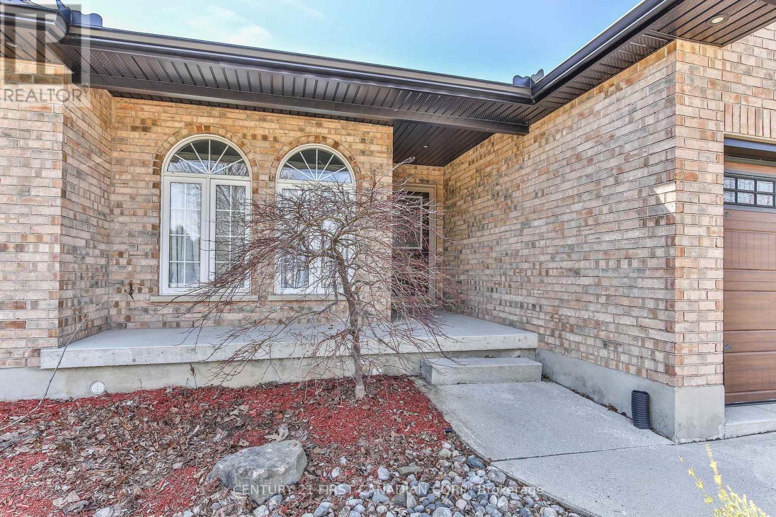 24 Linwood Drive, Thames Centre, Ontario  N0L 1G1 - Photo 46 - X12938680