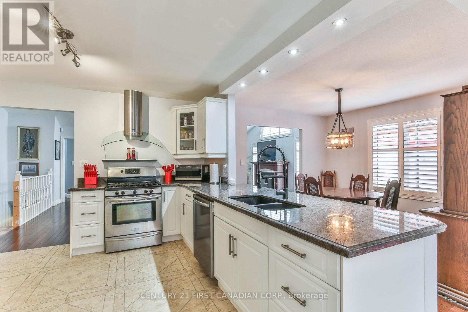 24 Linwood Drive, Thames Centre, Ontario  N0L 1G1 - Photo 7 - X12938680