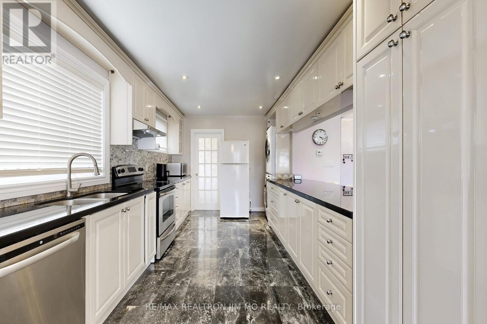 50 Nymark Avenue, Toronto, Ontario  M2J 2G9 - Photo 18 - C12938604