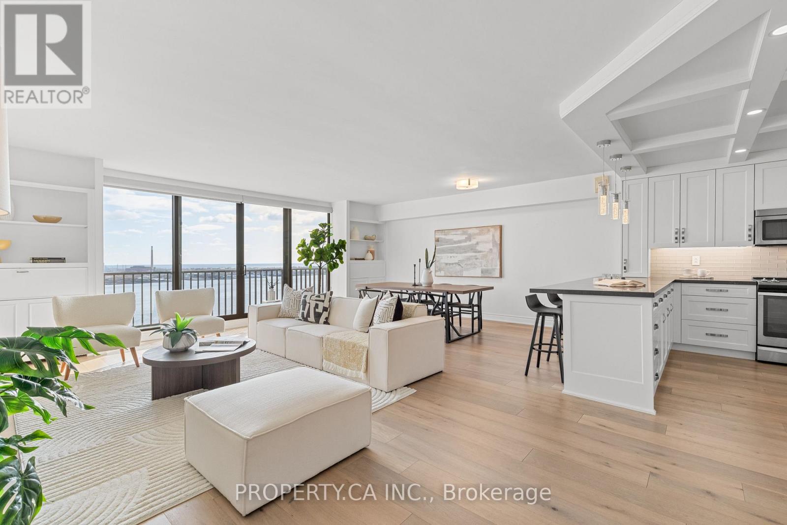 2804 - 33 Harbour Square, Toronto, Ontario  M5J 2G2 - Photo 2 - C12938620