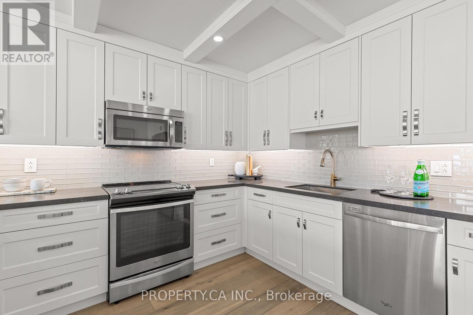 2804 - 33 Harbour Square, Toronto, Ontario  M5J 2G2 - Photo 8 - C12938620