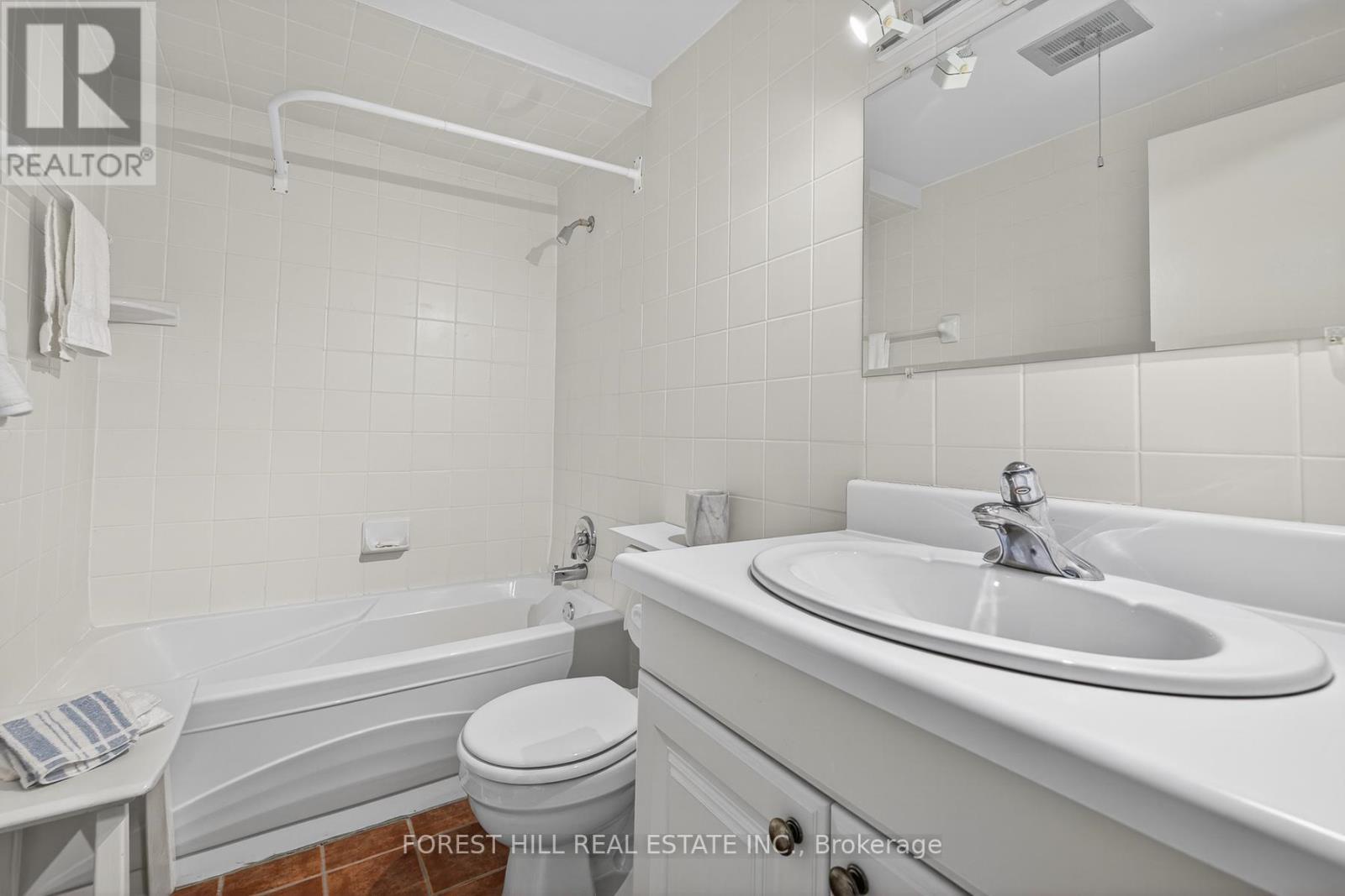 4 Yetta Shepway, Toronto, Ontario  M2J 1X9 - Photo 14 - C12938662