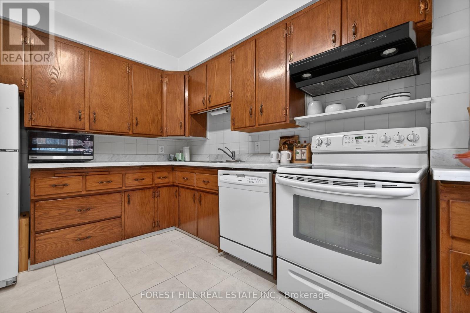 4 Yetta Shepway, Toronto, Ontario  M2J 1X9 - Photo 9 - C12938662