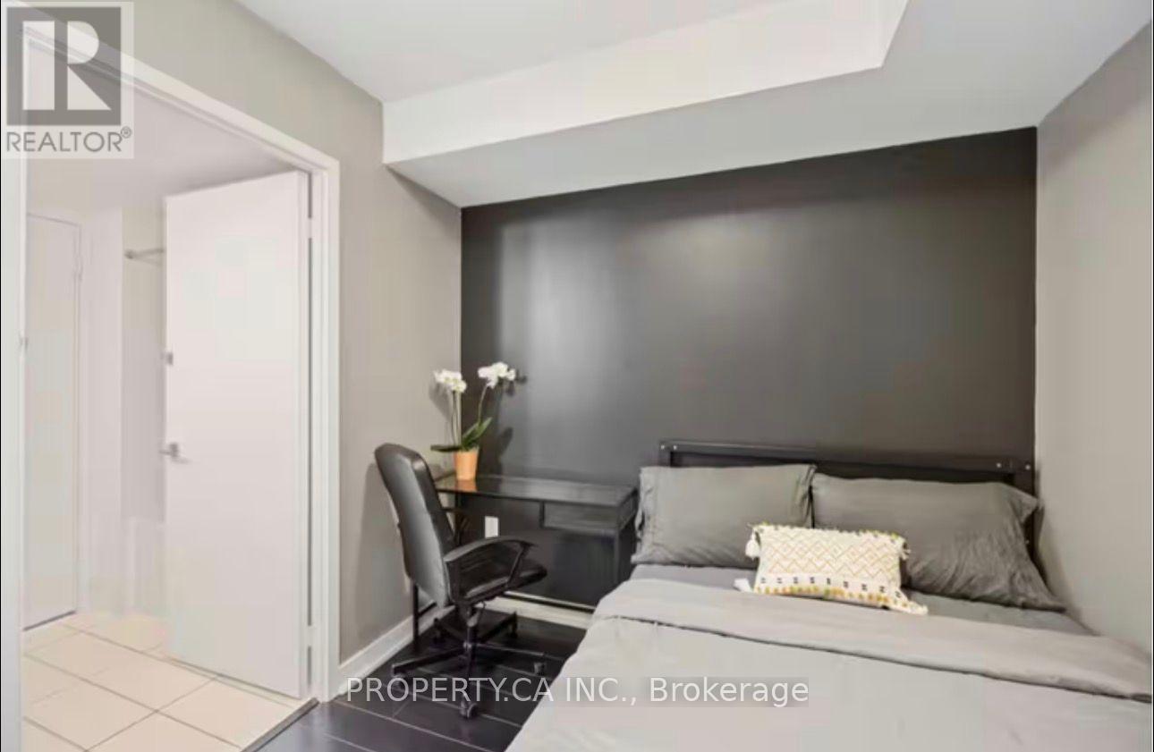 341 - 15 Iceboat Terrace, Toronto, Ontario  M5V 4A5 - Photo 17 - C12938664