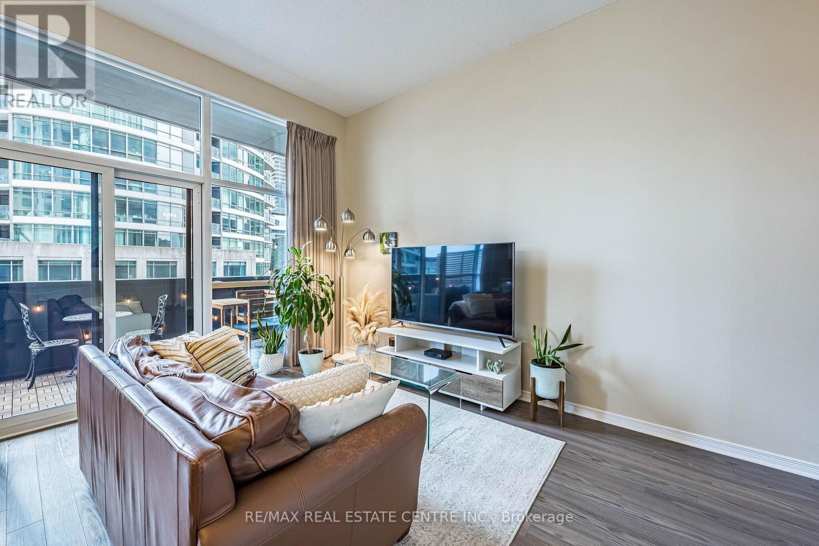 204 - 352 Front Street W, Toronto, Ontario  M5V 0K3 - Photo 4 - C12938738