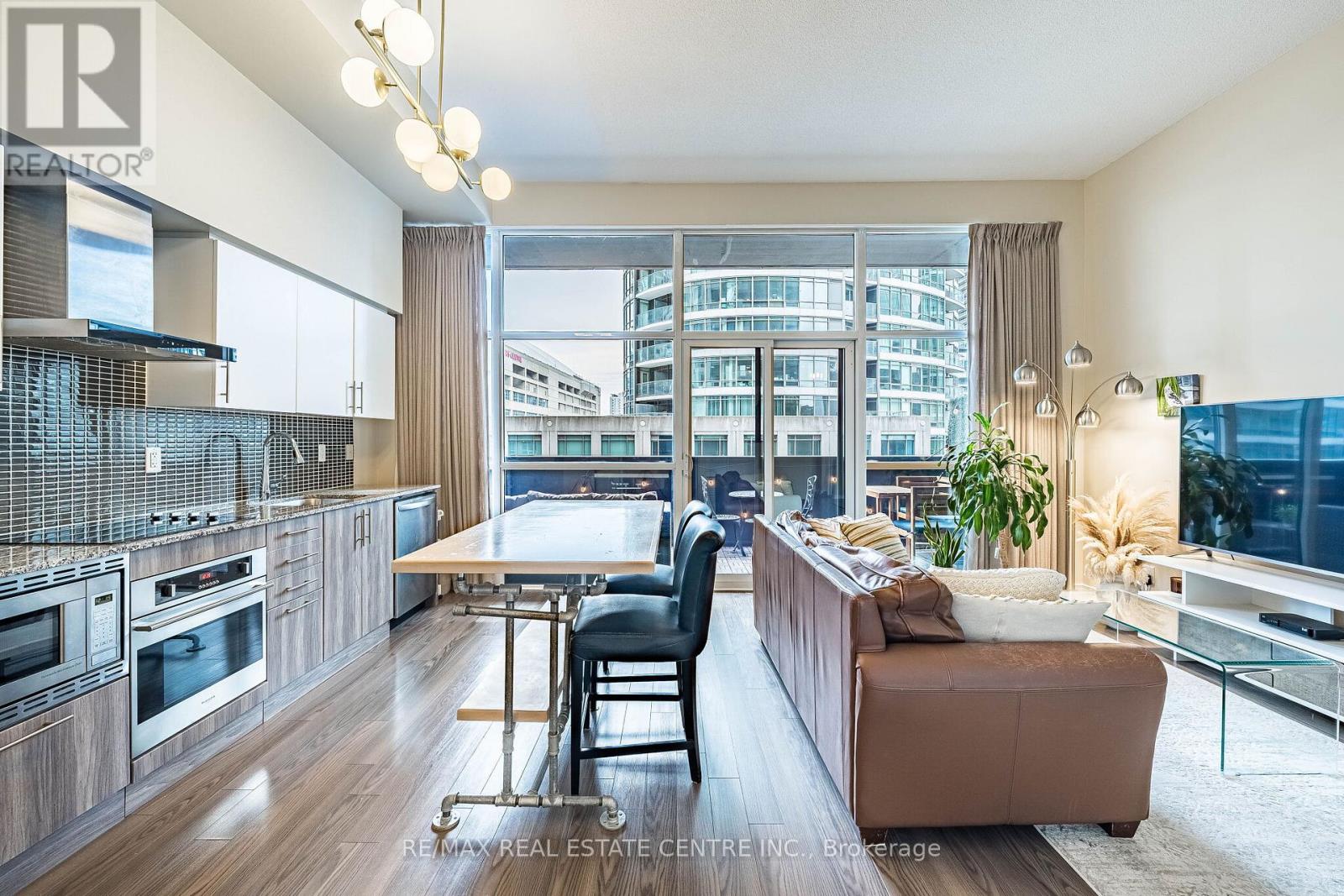 204 - 352 Front Street W, Toronto, Ontario  M5V 0K3 - Photo 5 - C12938738