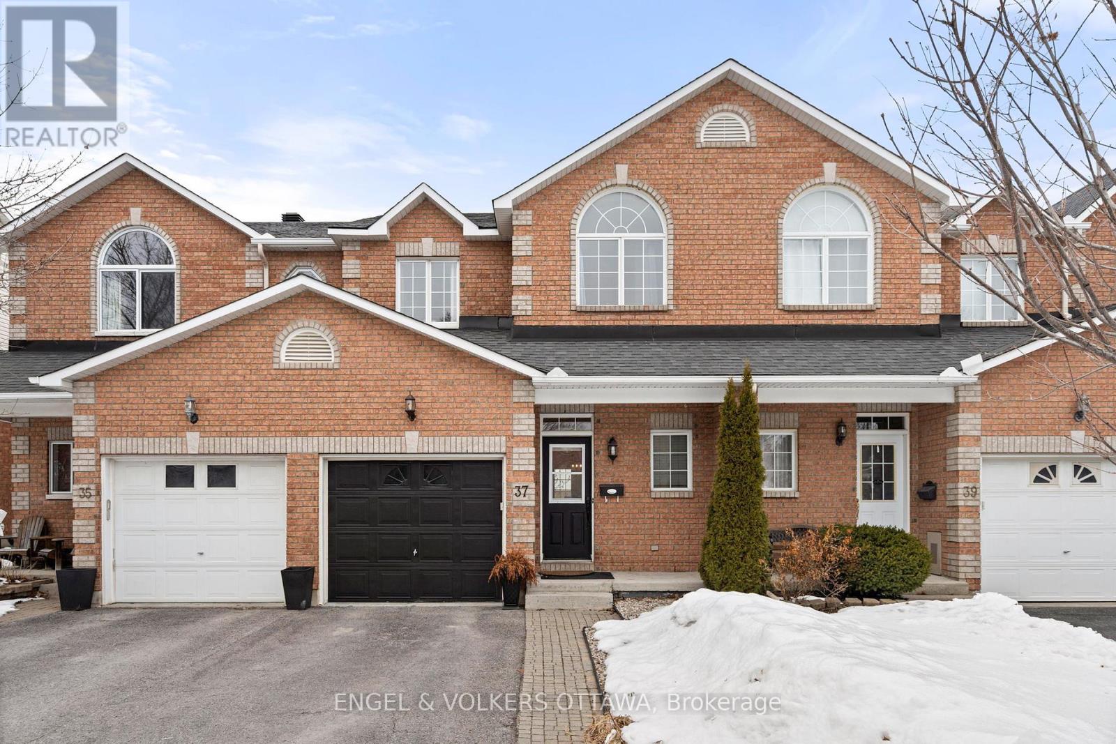 37 LAUMANN COURT, Ottawa, Ontario