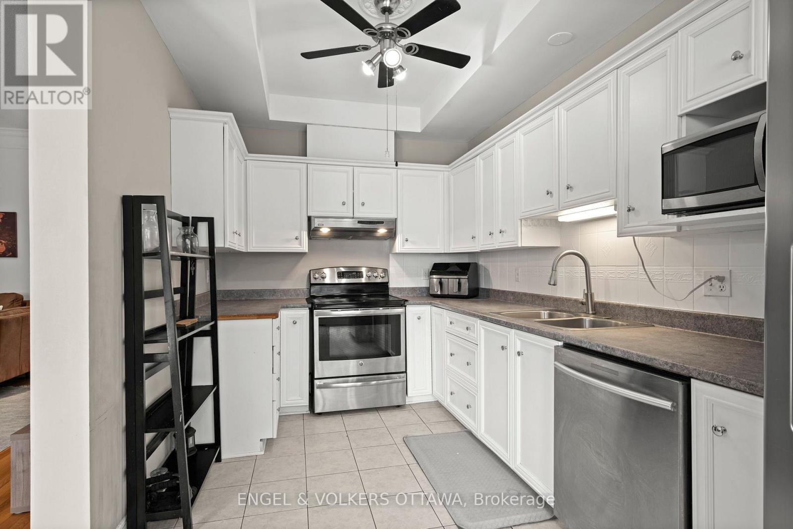 37 Laumann Court, Ottawa, Ontario  K2S 1V9 - Photo 13 - X12938474