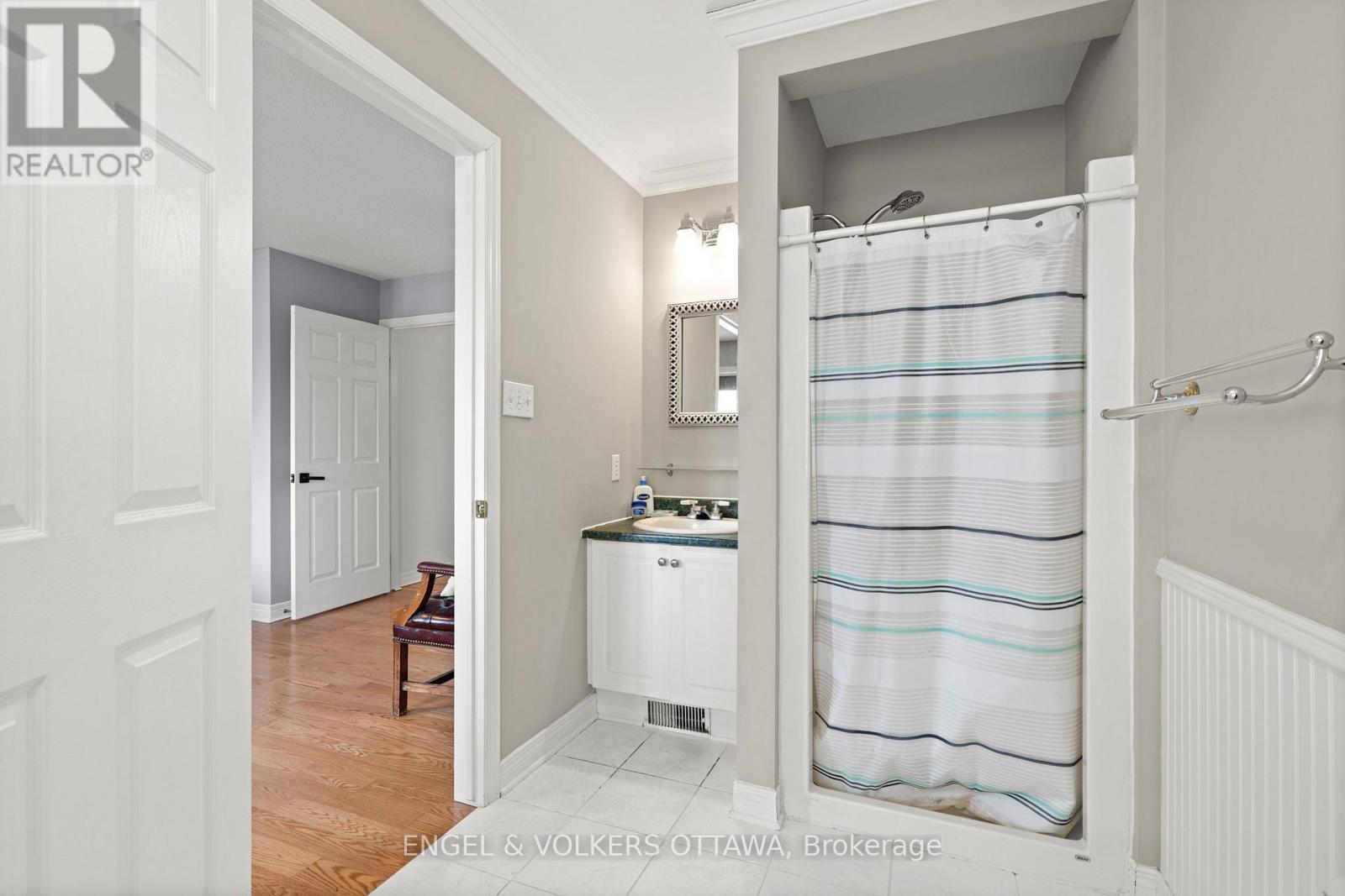 37 Laumann Court, Ottawa, Ontario  K2S 1V9 - Photo 22 - X12938474