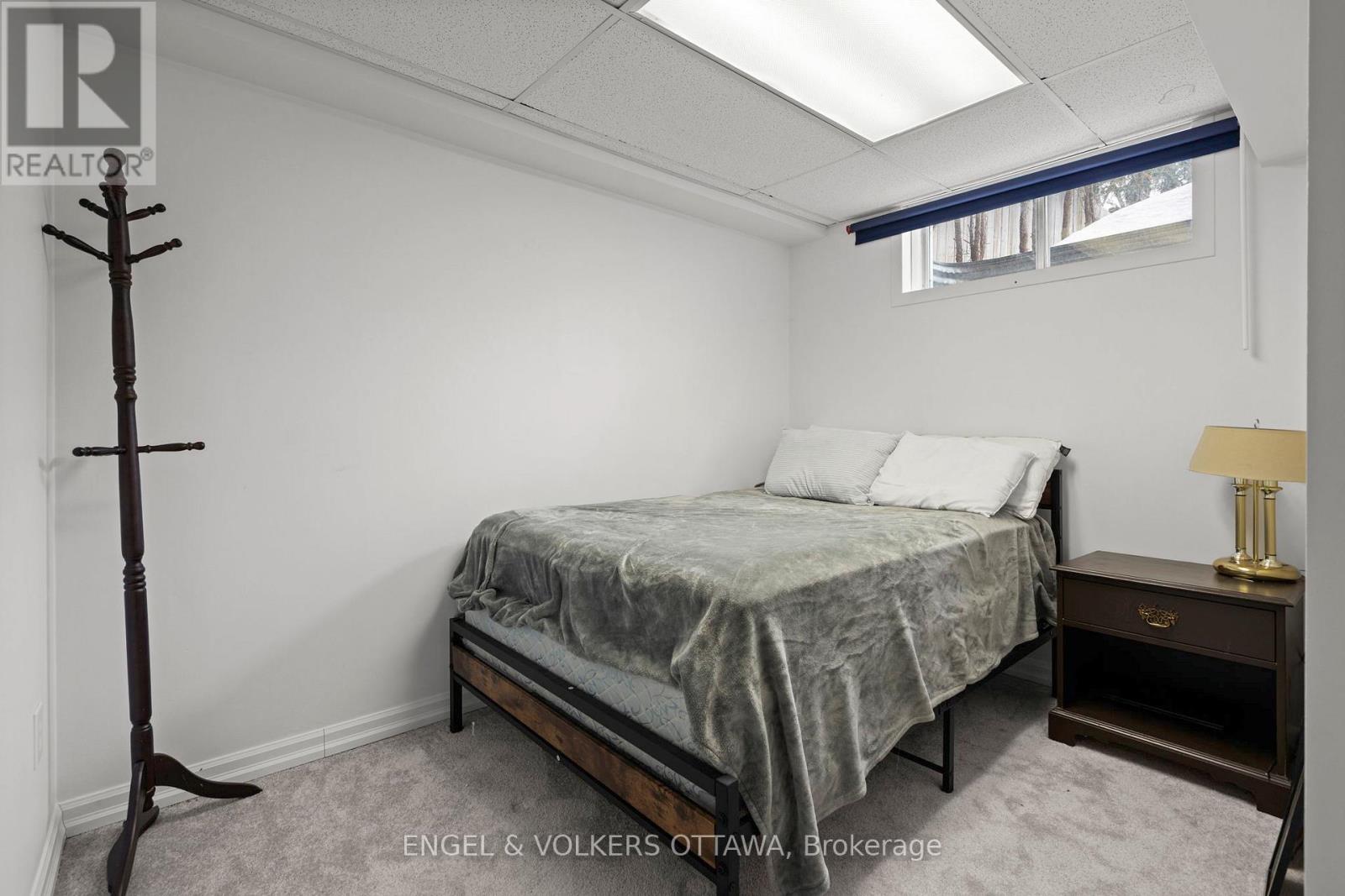 37 Laumann Court, Ottawa, Ontario  K2S 1V9 - Photo 32 - X12938474