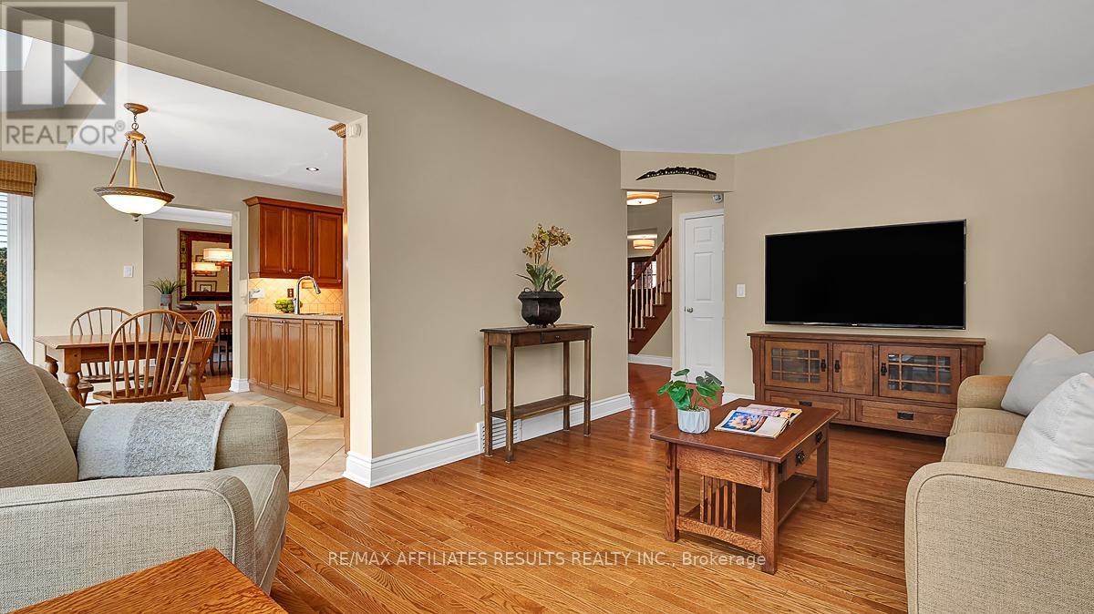 1789 Turnberry Road, Ottawa, Ontario  K1E 3V1 - Photo 25 - X12938698