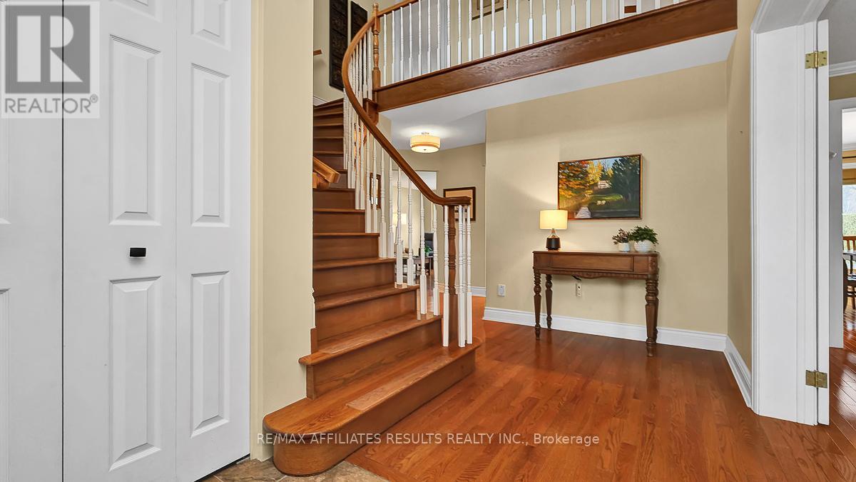 1789 Turnberry Road, Ottawa, Ontario  K1E 3V1 - Photo 6 - X12938698