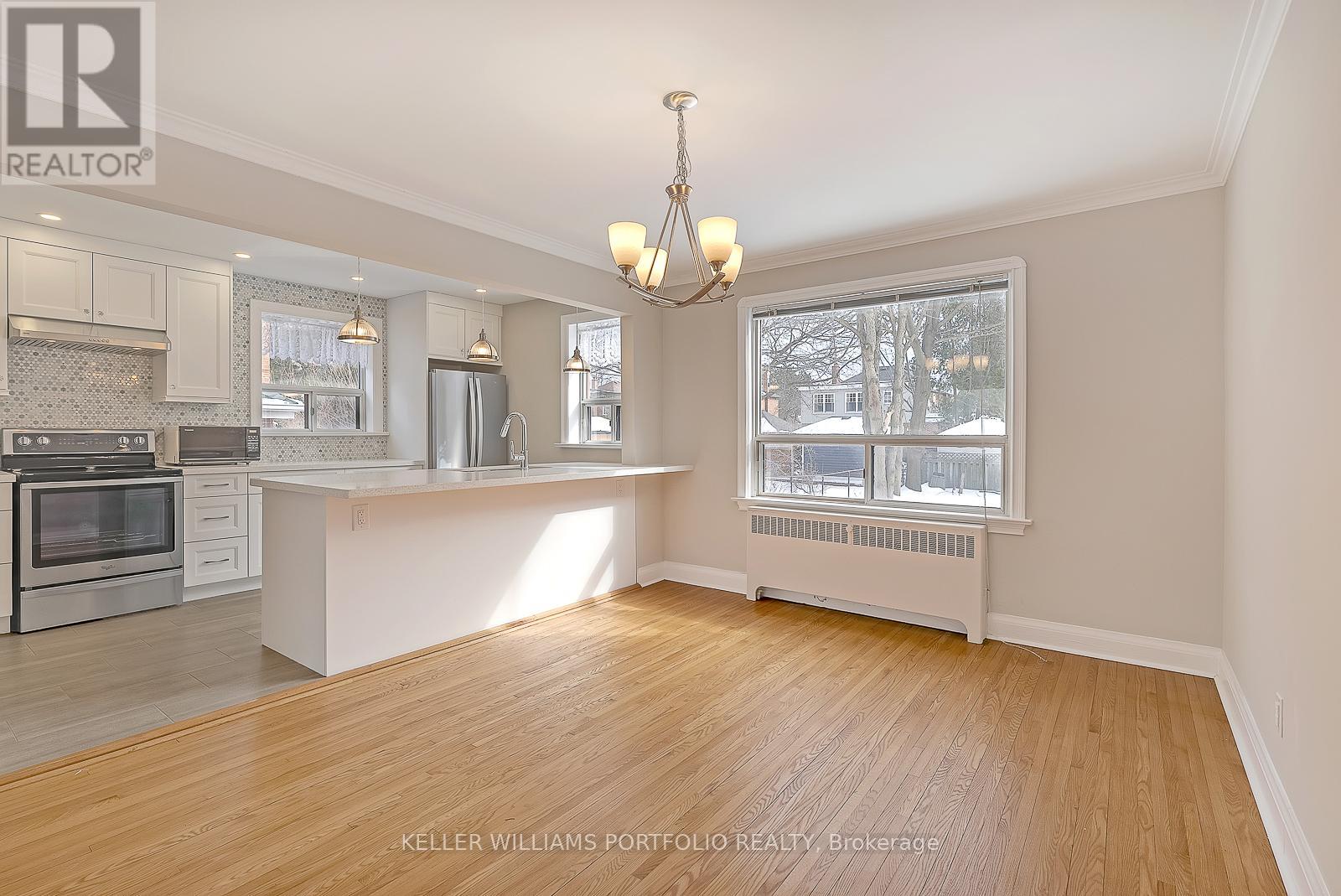 119 Parkview Hill Crescent, Toronto, Ontario  M4B 1R6 - Photo 13 - E12938546