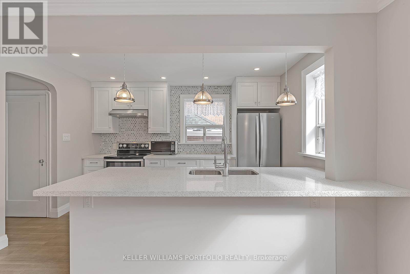 119 Parkview Hill Crescent, Toronto, Ontario  M4B 1R6 - Photo 16 - E12938546