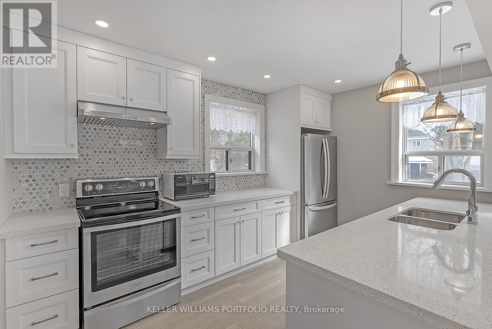 119 Parkview Hill Crescent, Toronto, Ontario  M4B 1R6 - Photo 17 - E12938546