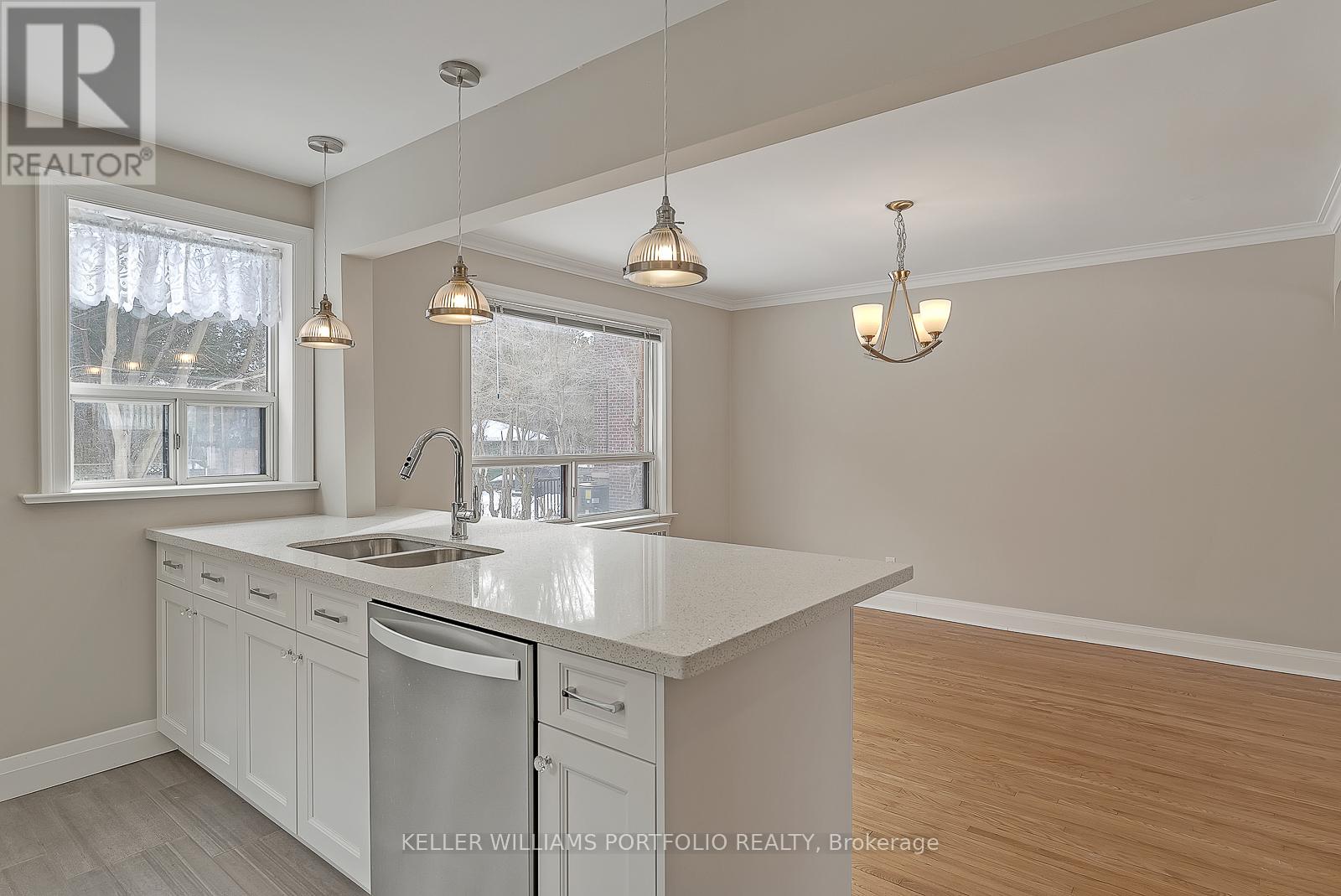 119 Parkview Hill Crescent, Toronto, Ontario  M4B 1R6 - Photo 19 - E12938546