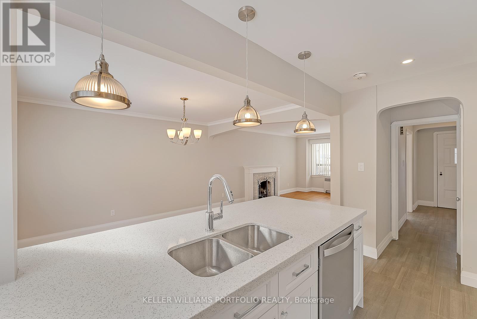 119 Parkview Hill Crescent, Toronto, Ontario  M4B 1R6 - Photo 20 - E12938546