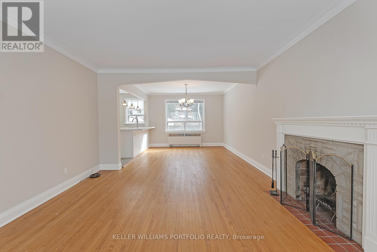 119 Parkview Hill Crescent, Toronto, Ontario  M4B 1R6 - Photo 7 - E12938546