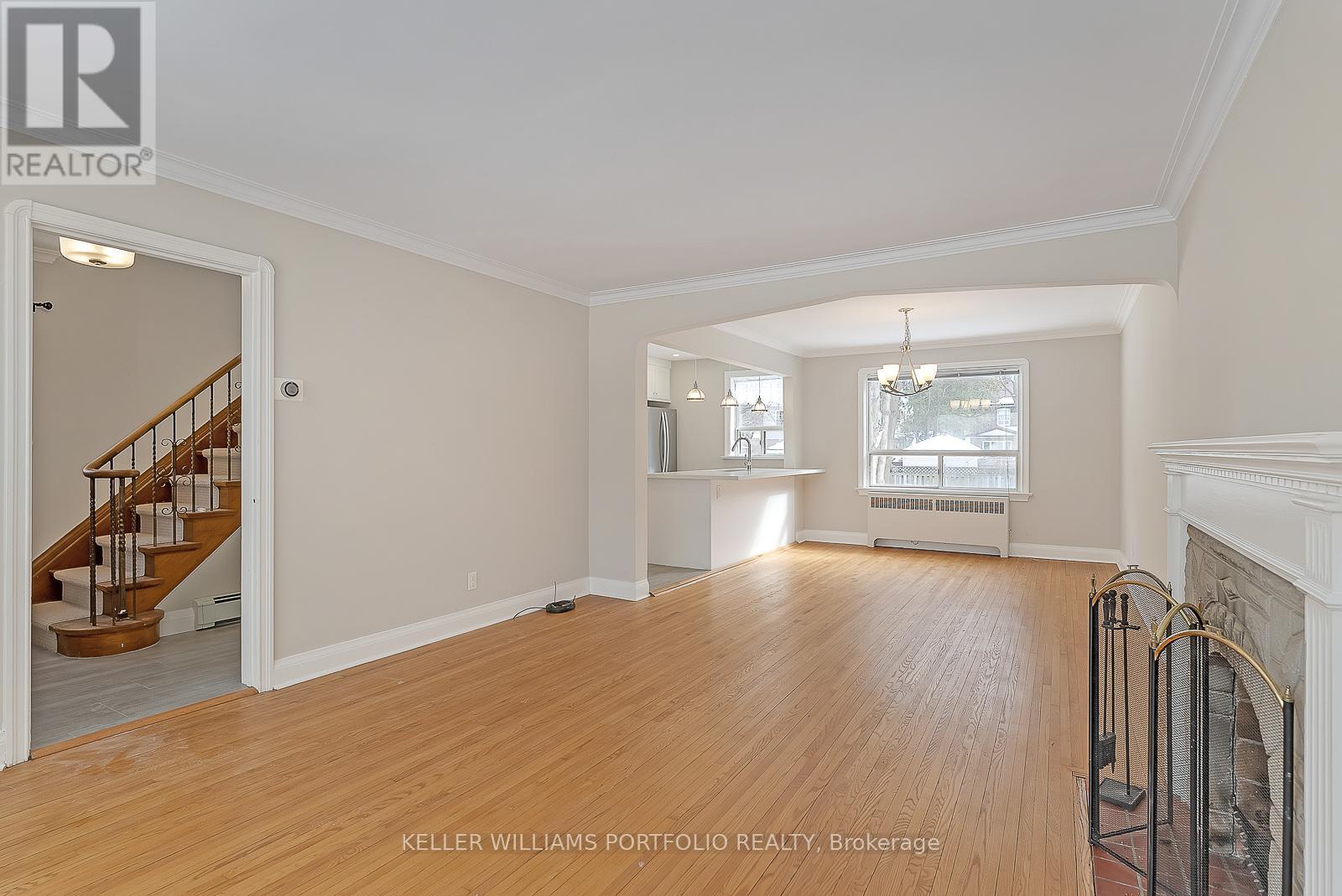 119 Parkview Hill Crescent, Toronto, Ontario  M4B 1R6 - Photo 8 - E12938546